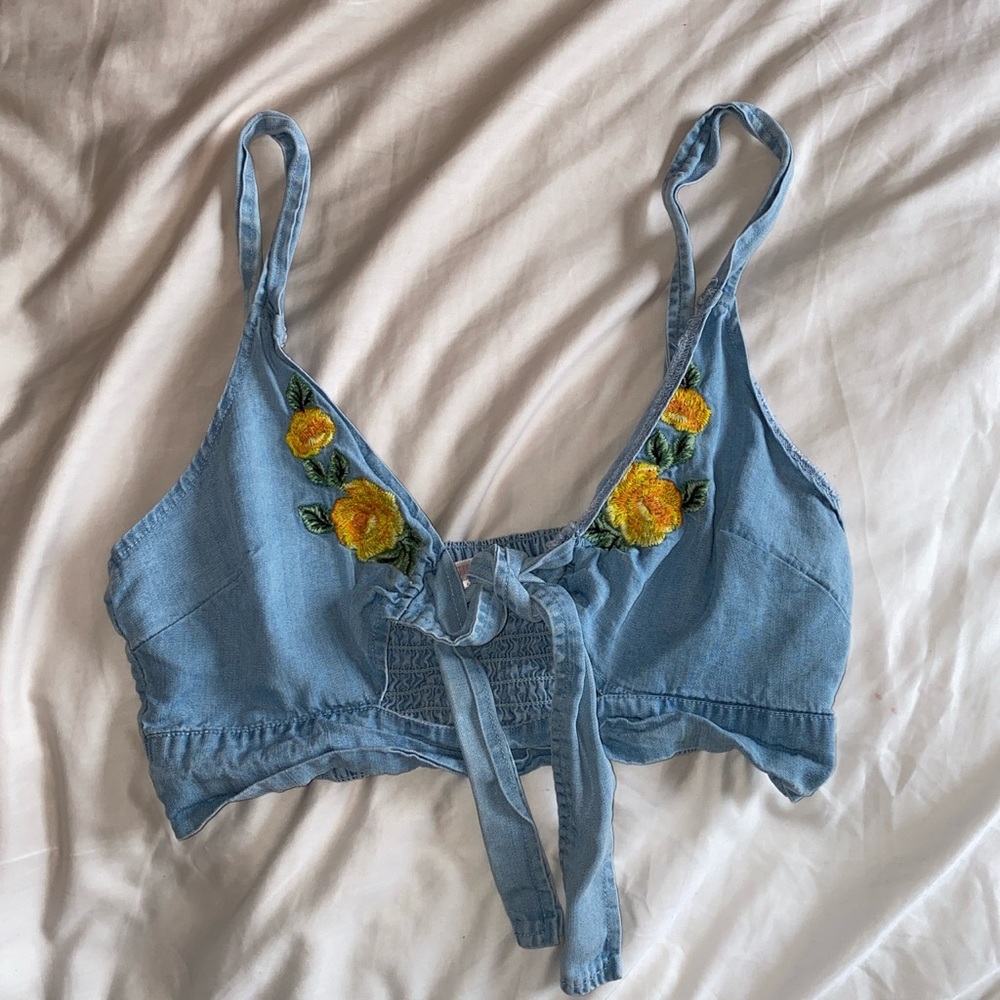 Cropped Streachy Denim Top w/ floral embroidery